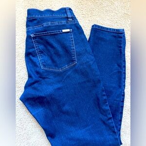 White House Black Market skinny leg jeans size med